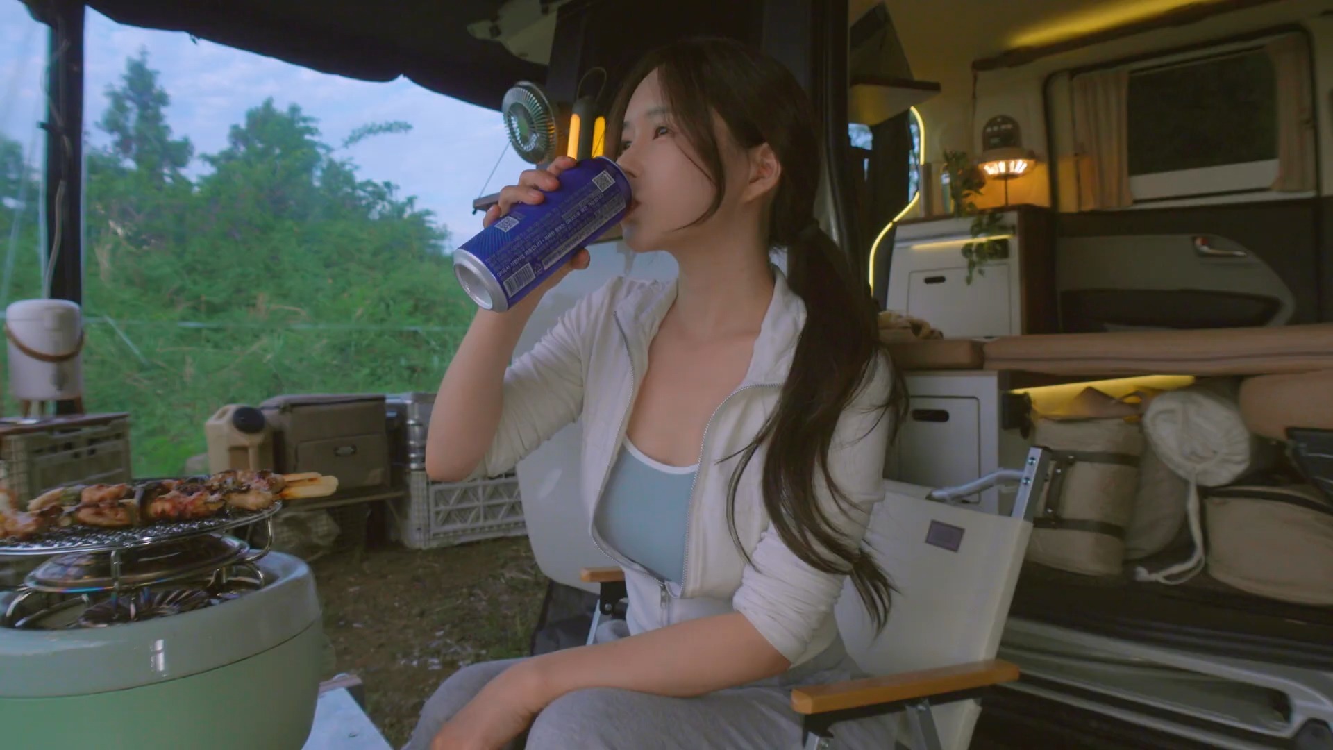 从乌鲁木齐到比什凯克 国产C909货机开启中吉货运“空中快线”